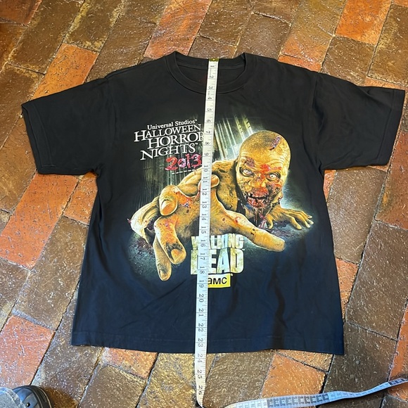 Universal Studios 2013 Walking Dead T-shirt Small short sleeve - Picture 5 of 6